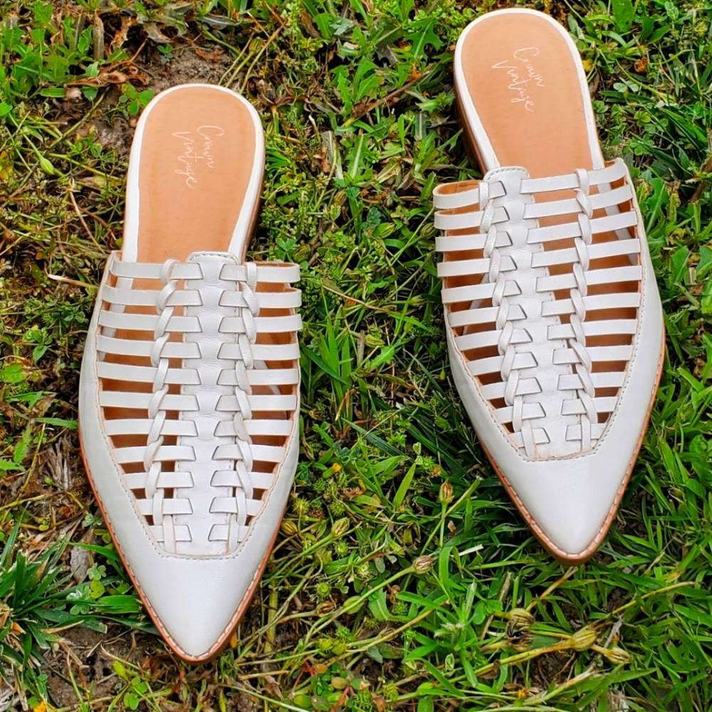 Leather flats. NWOT size 8